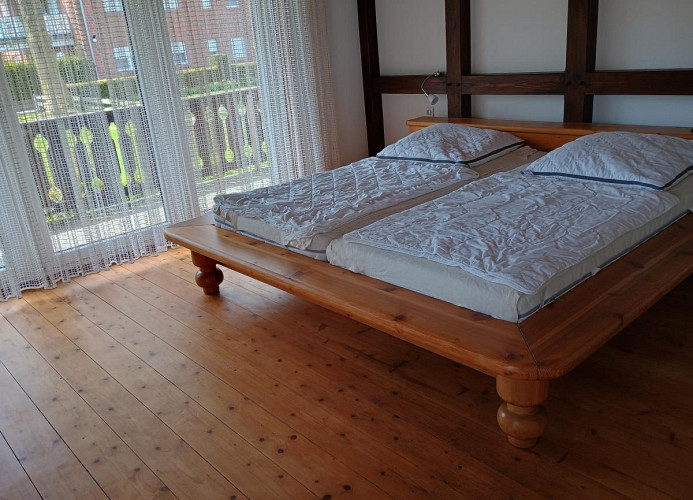 Schlafzimmer 1