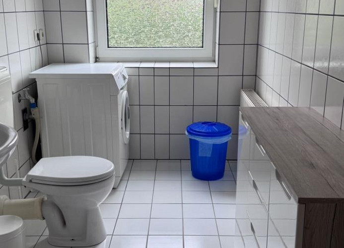 Weiss, Jadestr. 38, unten links